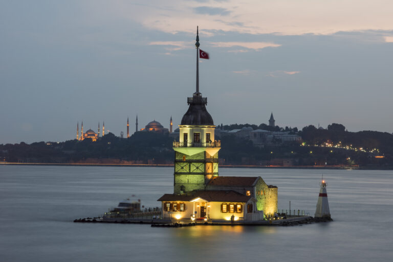 Maiden's Tower Istanbul at sunset - Türkiye medical tourism destination